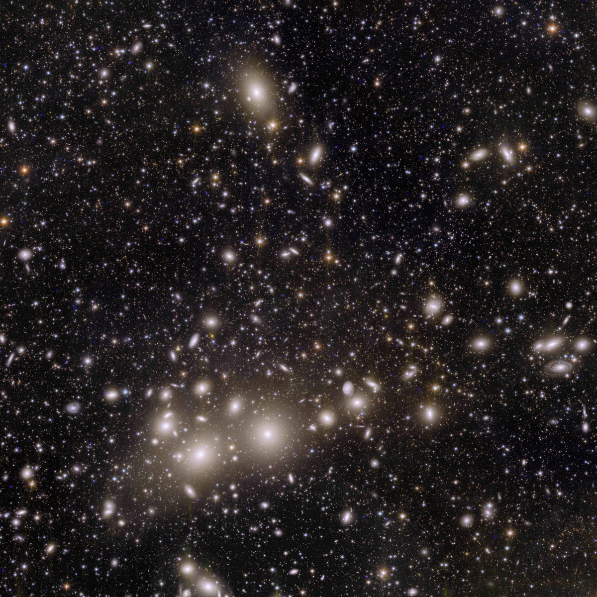 Cien mil galaxias de fondo. Y tú pensando que tu barrio era grande